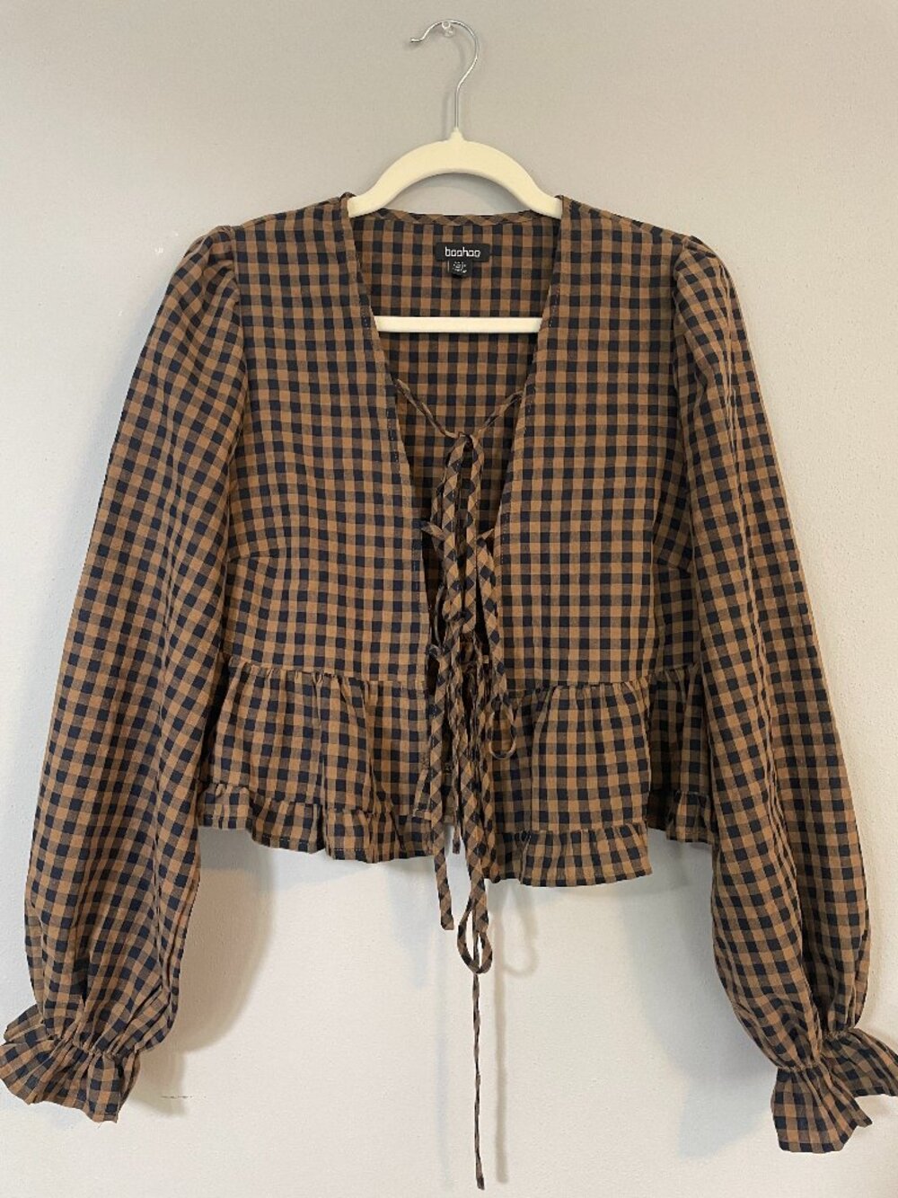 BooHoo Gingham Ruffle Tie Front Top - Small (S) - Brown